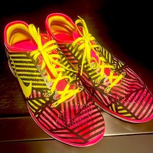 Size 10 Nike free, 5.0